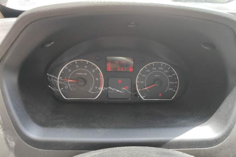 Used Wuling Rongguang S 2021 1.2L Standard Model Window-Sealed Car with Air Conditioning 5 Seats LSI Instrument Cluster