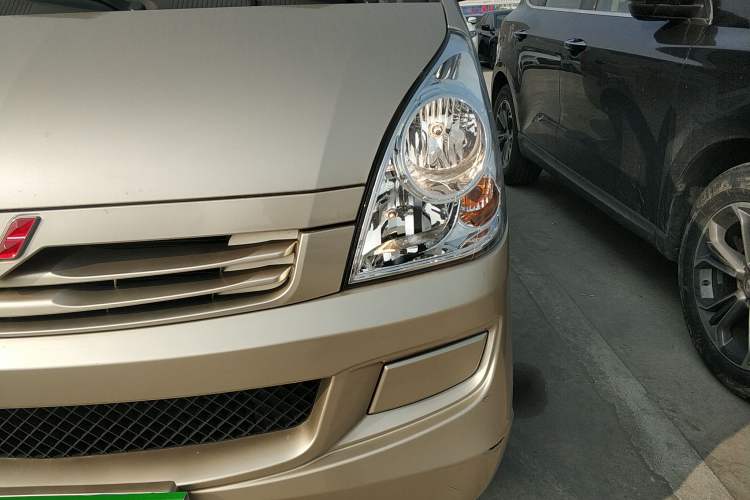 Used Wuling Rongguang S 2021 1.2L Base Model 7-Seater LSI Left Front Headlight