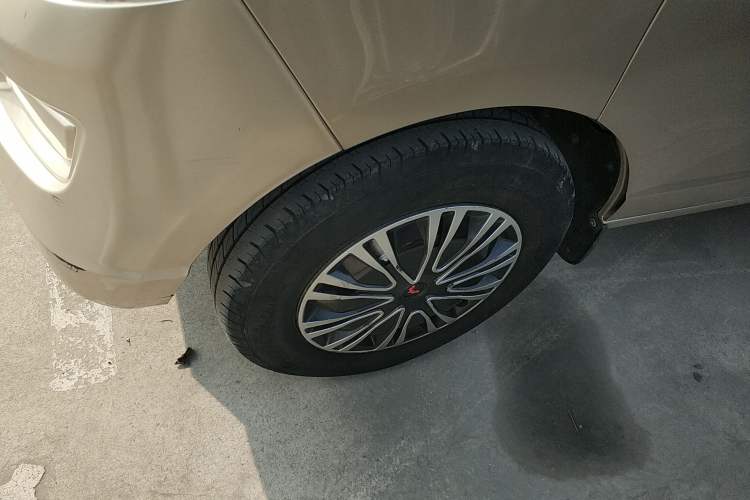 Used Wuling Rongguang S 2021 1.2L Base Model 7-Seater LSI Left Front Wheel Hub