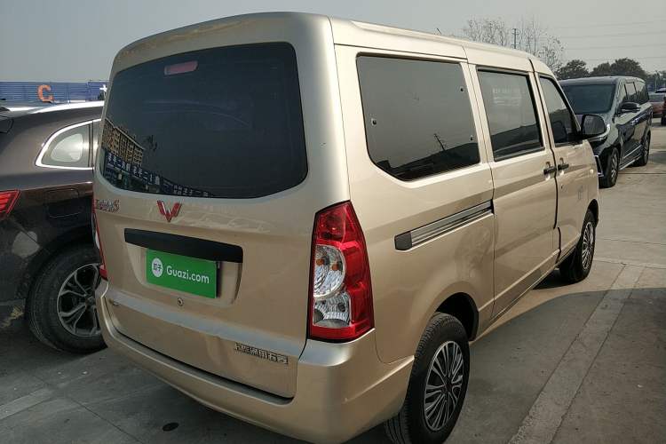 Used Wuling Rongguang S 2021 1.2L Base Model 7-Seater LSI Rear Right 45 Deg