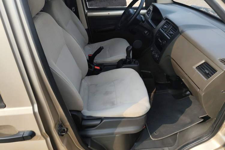 Used Wuling Rongguang S 2021 1.2L Base Model 7-Seater LSI Right Front Seat