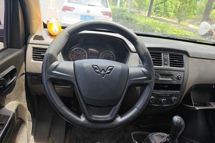Used Wuling Rongguang S 2021 1.2L Standard Edition Air-Conditioned 5-Seater LSI Steering Wheel