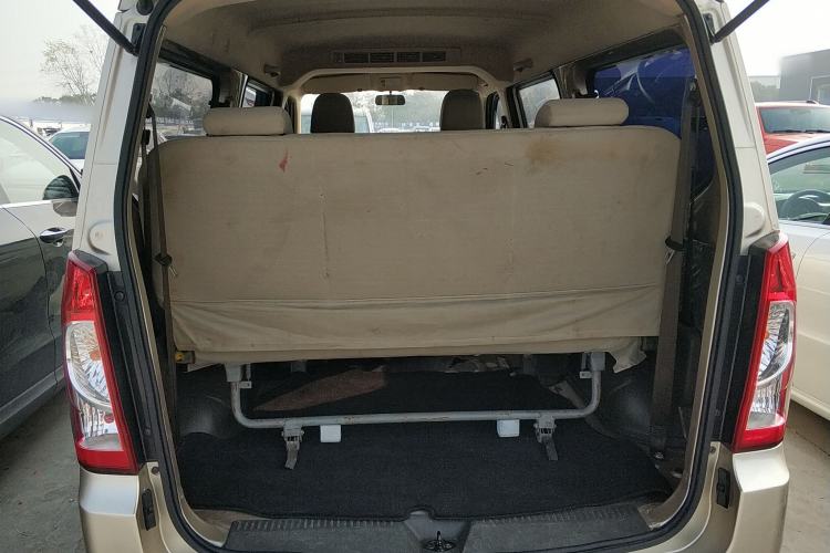 Used Wuling Rongguang S 2021 1.2L Base Model 7-Seater LSI Trunk