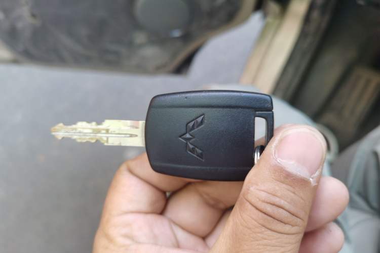 Used Wuling Rongguang S 2021 1.2L Base Model 7-Seater LSI Vehicle Key