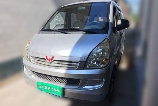 Used Wuling Rongguang S 2021 1.2L Standard Model with Power Steering 7-Seater LSI
