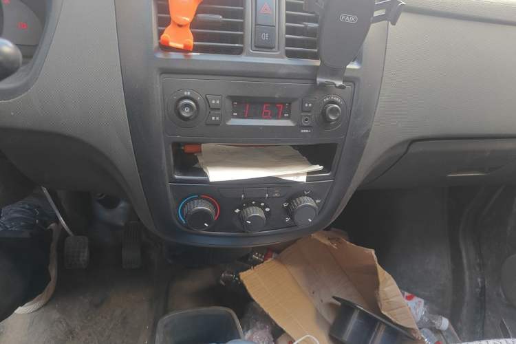 Used Wuling Rongguang S 2021 1.2L Base Model Window-Sealed 2-Seat LSI Car Audio And AC Panel