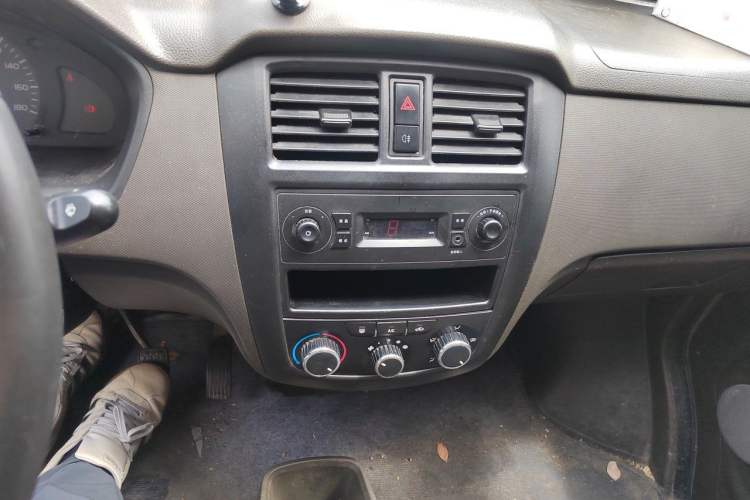 Used Wuling Rongguang S 2021 1.2L Base Model 7-Seater LSI Audio And AC Panel