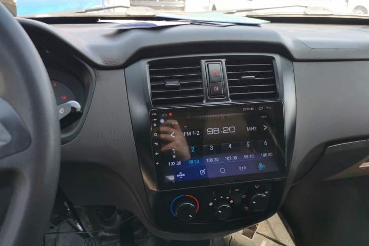 Used Wuling Rongguang S 2021 1.2L Base Model Window-Sealed 2-Seat LSI Car Audio And AC Panel