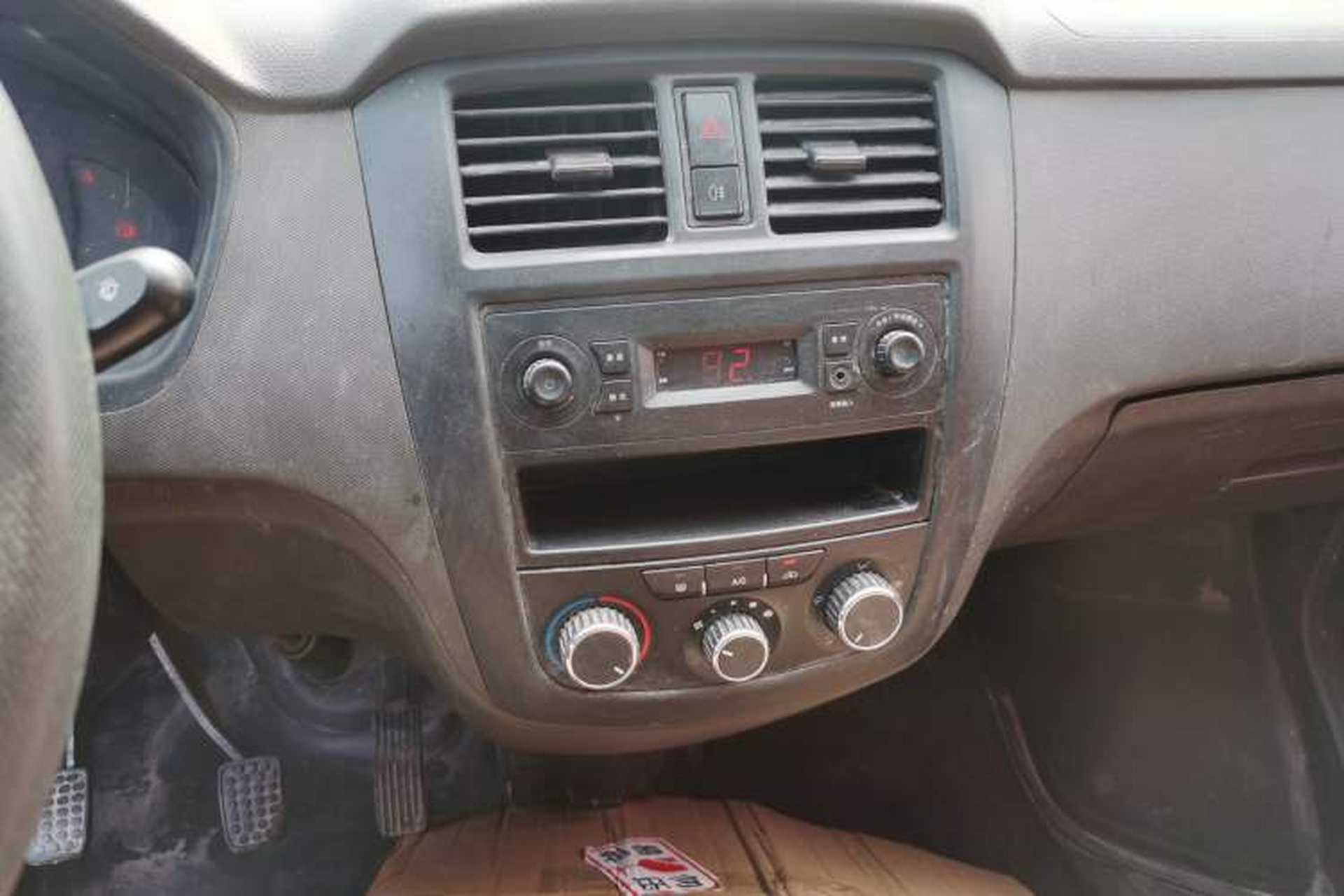 Used Wuling Rongguang S 2021 1.2L Base Model Window-Sealed 2-Seat LSI Car Audio And AC Panel