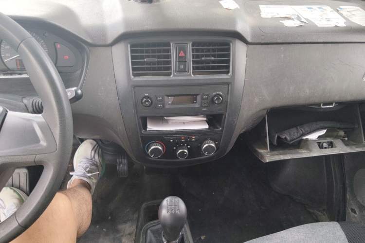 Used Wuling Rongguang S 2021 1.2L Base Model Window-Sealed 2-Seat LSI Car Audio And AC Panel