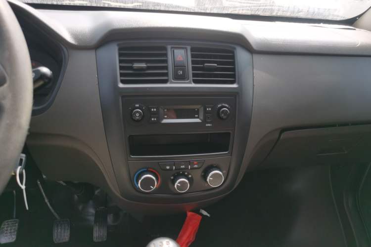 Used Wuling Rongguang S 2021 1.2L Base Model Window-Sealed 5-Seat LSI Car Audio And AC Panel