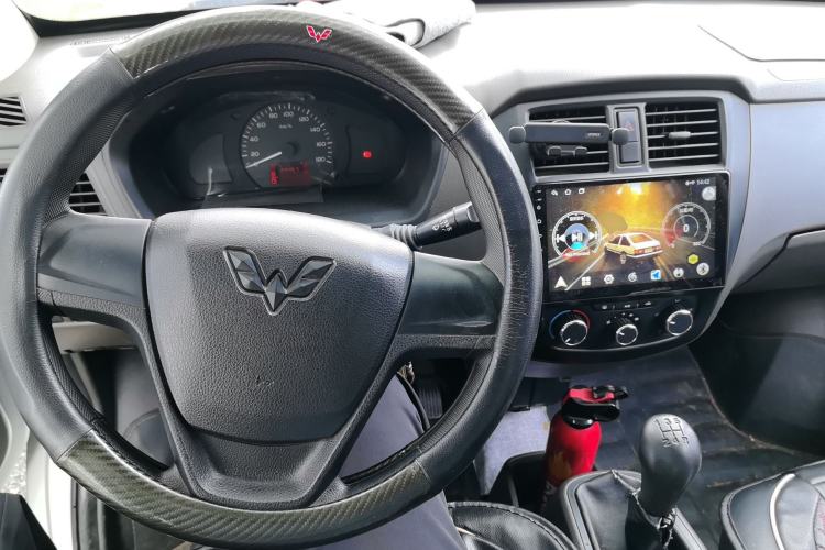 Used Wuling Rongguang S 2021 1.2L Standard Model Window-Sealed Car with Air Conditioning 2 Seats LSI Center Console
