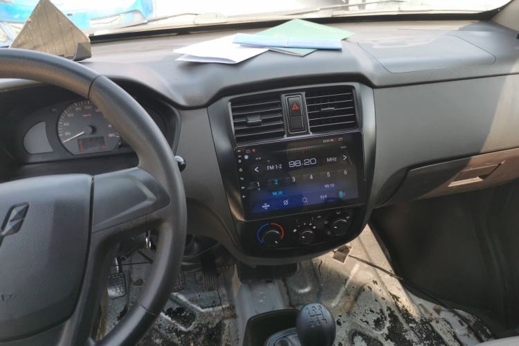 Used Wuling Rongguang S 2021 1.2L Base Model Window-Sealed 2-Seat LSI Car Center Console