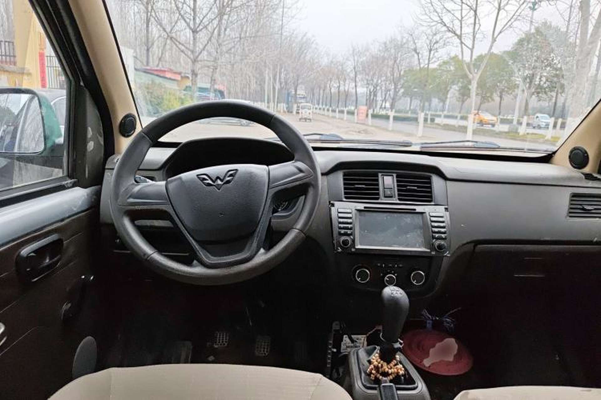 Used Wuling Rongguang S 2021 1.2L Base Model 7-Seater LSI Center Console
