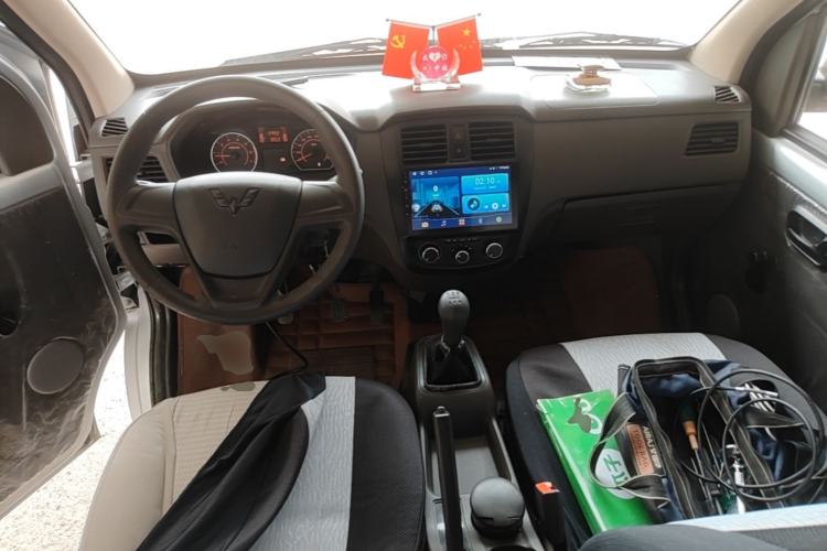 Used Wuling Rongguang S 2021 1.2L Base Model 7-Seater LSI Center Console