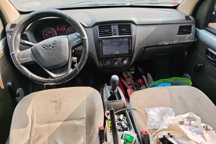 Used Wuling Rongguang S 2021 1.2L Base Model 5-Seater LSI Center Console