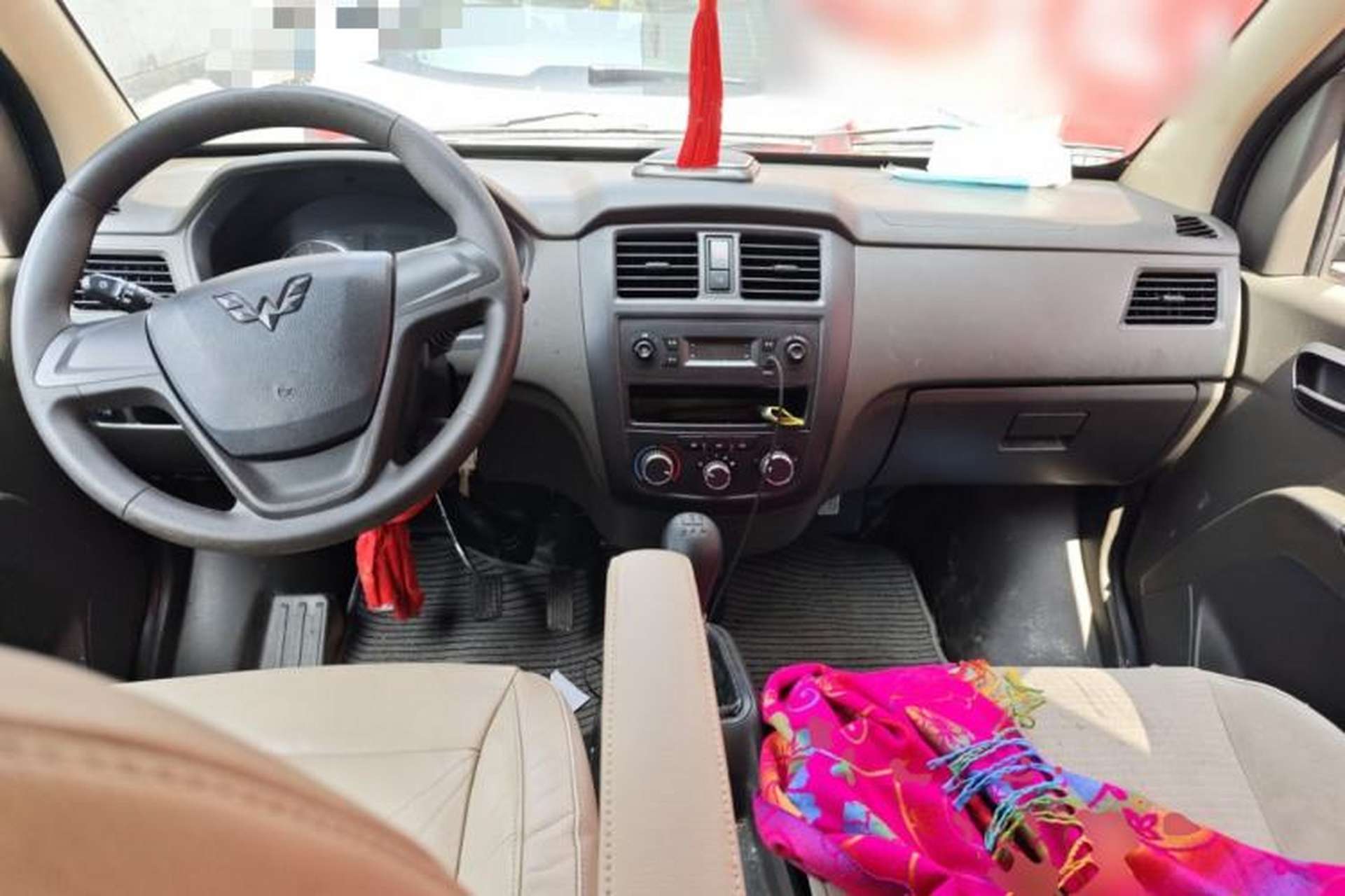 Used Wuling Rongguang S 2021 1.2L Standard Edition Air-Conditioned 5-Seater LSI Center Console