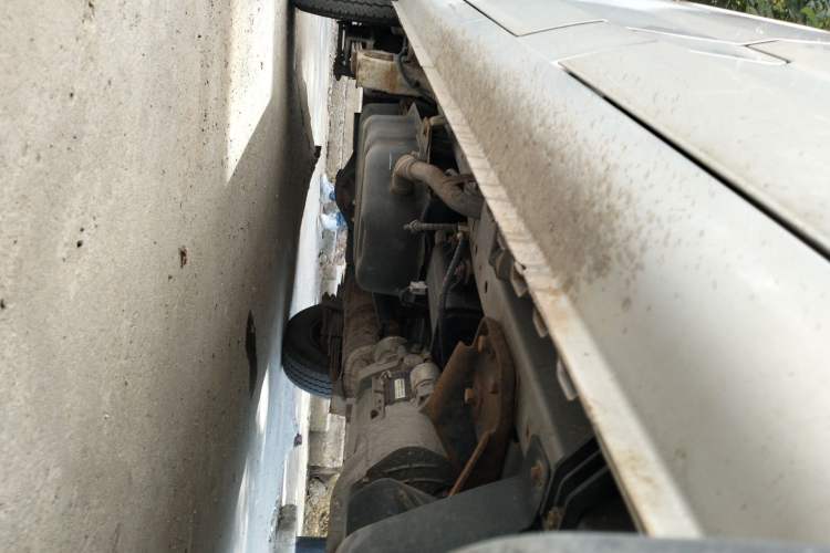 Used Wuling Rongguang S 2021 1.2L Base Model Window-Sealed 5-Seat LSI Car Chassis Front Right