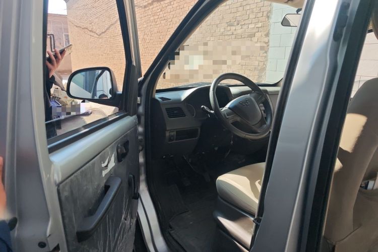 Used Wuling Rongguang S 2021 1.2L Standard Model with Power Steering 7-Seater LSI Driver Seat