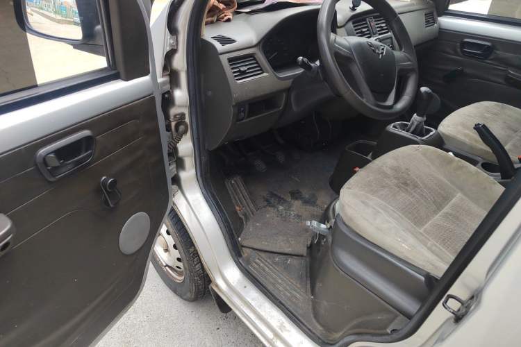 Used Wuling Rongguang S 2021 1.2L Base Model 7-Seater LSI Driver Seat