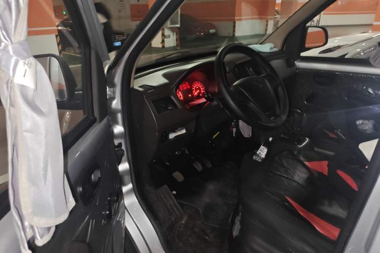 Used Wuling Rongguang S 2021 1.2L Base Model 7-Seater LSI Driver Seat