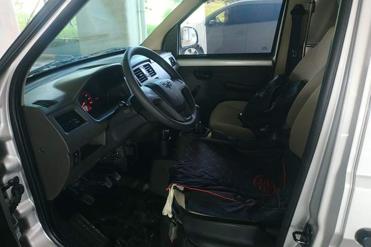 Used Wuling Rongguang S 2021 1.2L Base Model Window-Sealed 2-Seat LSI Car Driver Seat