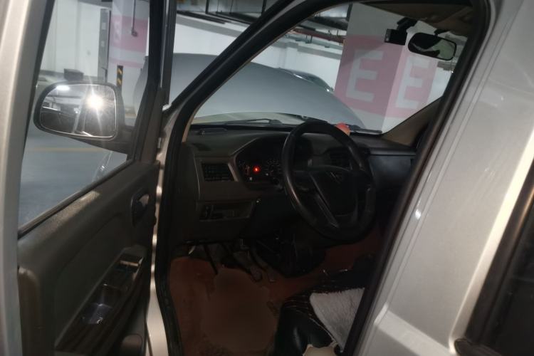 Used Wuling Rongguang S 2021 1.2L Standard Version with Power Steering 5-Seater LSI Driver Seat