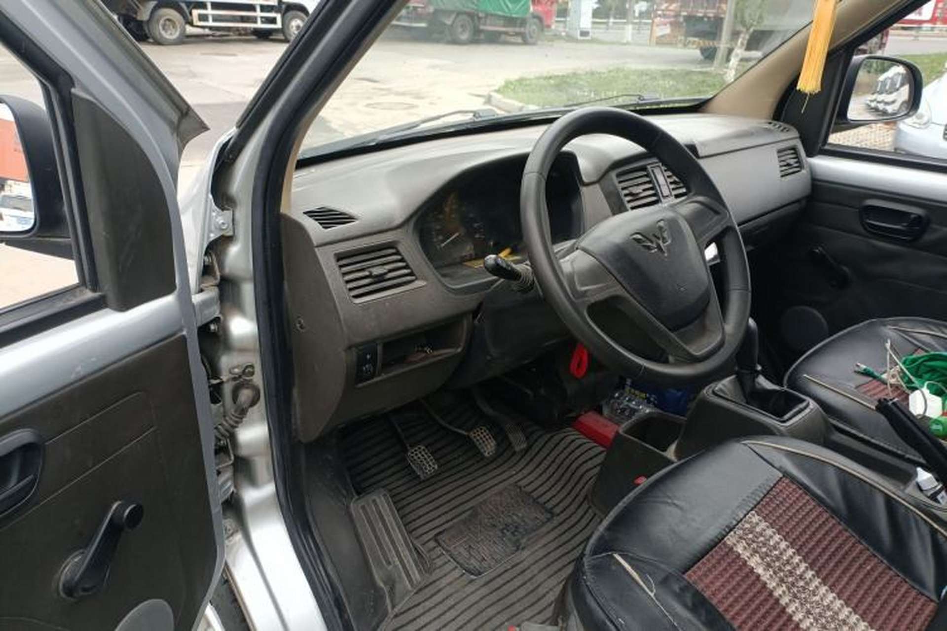 Used Wuling Rongguang S 2021 1.2L Base Model 7-Seater LSI Driver Seat
