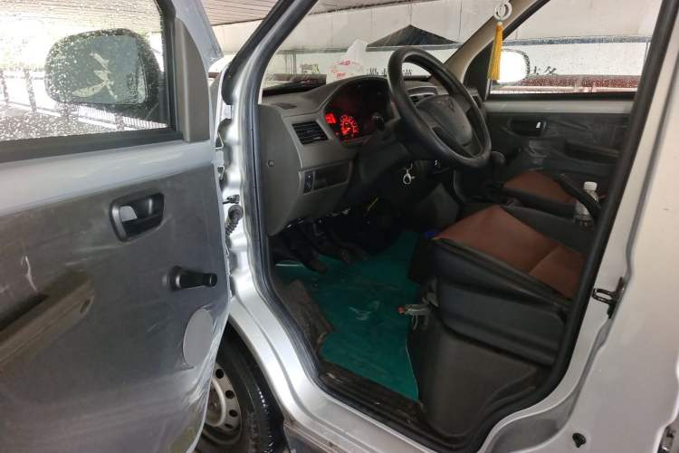 Used Wuling Rongguang S 2021 1.2L Base Model 7-Seater LSI Driver Seat