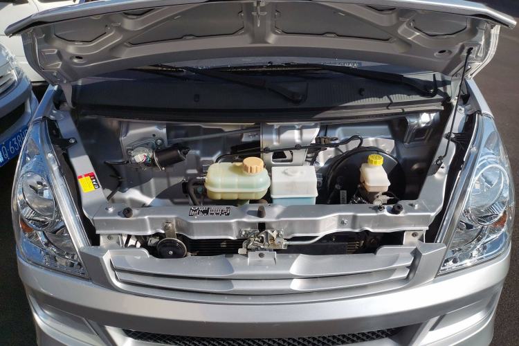 Used Wuling Rongguang S 2021 1.2L Base Model Window-Sealed 2-Seat LSI Car Engine Bay