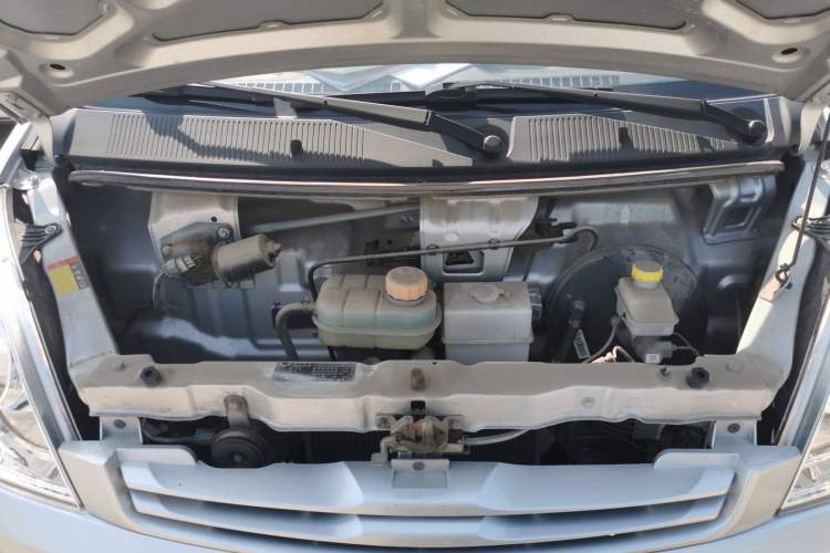 Used Wuling Rongguang S 2021 1.2L Base Model Window-Sealed 2-Seat LSI Car Engine Bay