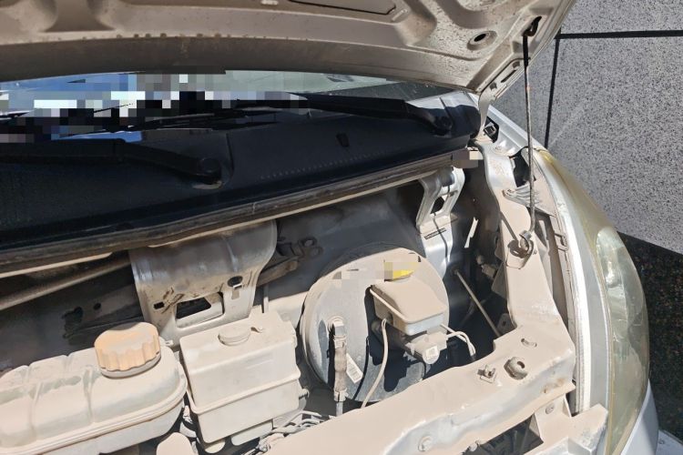 Used Wuling Rongguang S 2021 1.2L Standard Model with Power Steering 7-Seater LSI Engine Bay Left