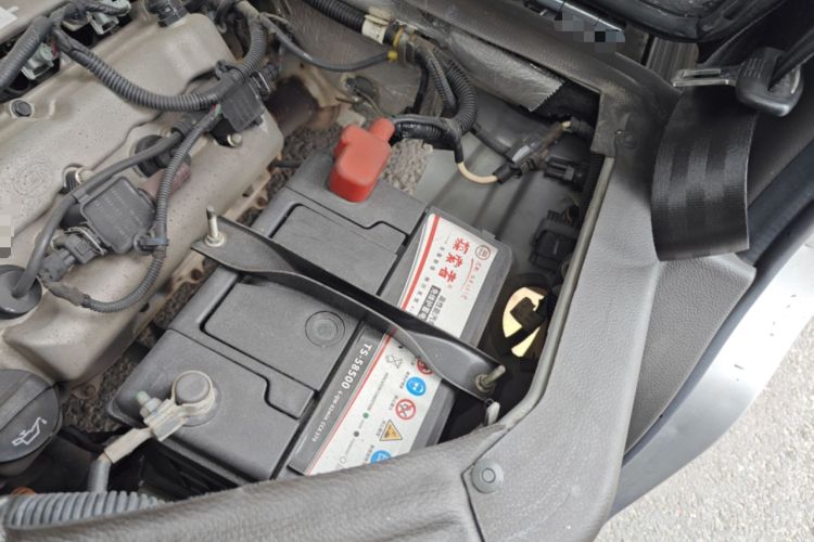Used Wuling Rongguang S 2021 1.2L Standard Edition Air-Conditioned 7-Seater LSI Engine Bay Left