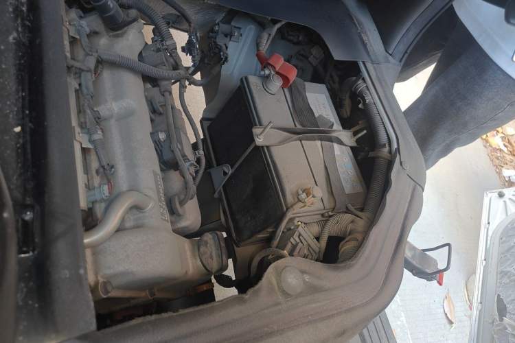 Used Wuling Rongguang S 2021 1.2L Base Model Window-Sealed 2-Seat LSI Car Engine Bay Left