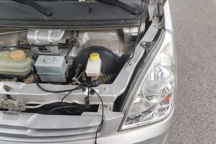 Used Wuling Rongguang S 2021 1.2L Base Model Window-Sealed 2-Seat LSI Car Engine Bay Left