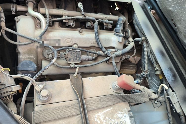 Used Wuling Rongguang S 2021 1.2L Standard Edition Air-Conditioned 7-Seater LSI Engine Bay Left