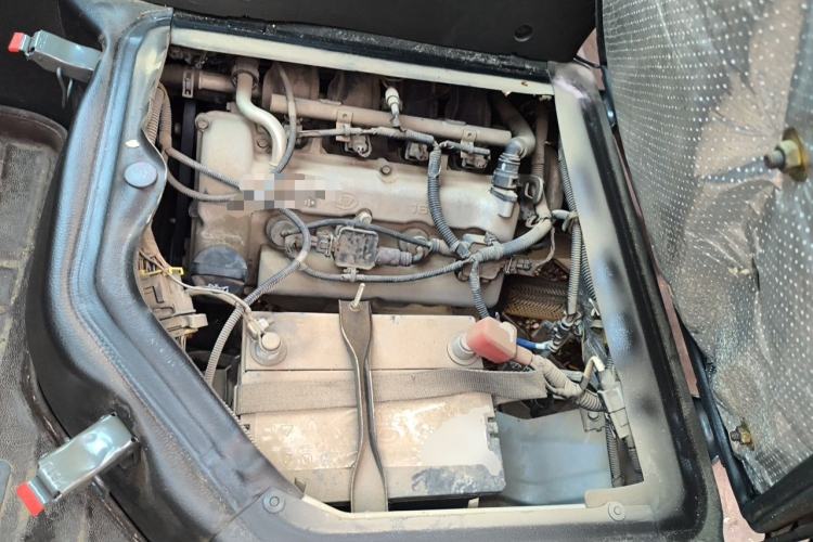 Used Wuling Rongguang S 2021 1.2L Standard Edition Air-Conditioned 7-Seater LSI Engine Bay