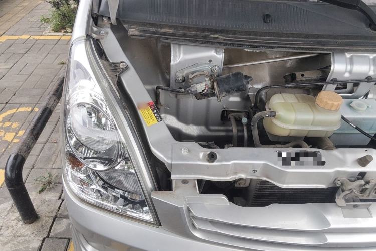 Used Wuling Rongguang S 2021 1.2L Base Model Window-Sealed 2-Seat LSI Car Engine Bay Right