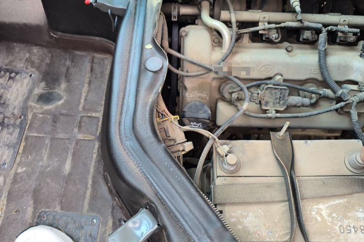 Used Wuling Rongguang S 2021 1.2L Standard Edition Air-Conditioned 7-Seater LSI Engine Bay Right