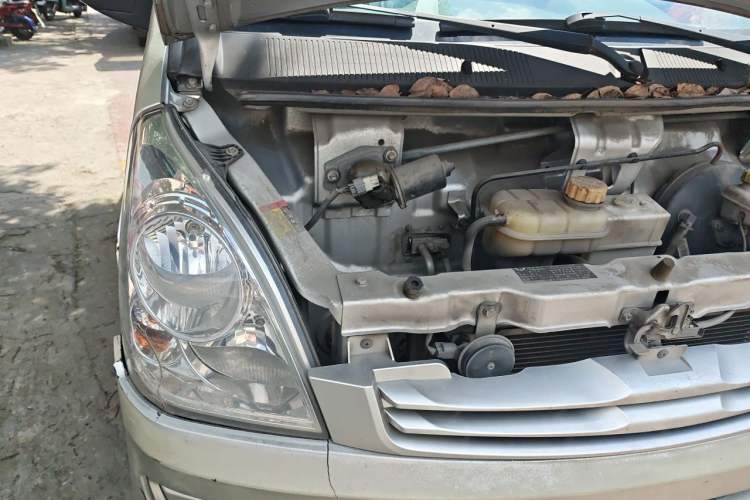Used Wuling Rongguang S 2021 1.2L Base Model Window-Sealed 2-Seat LSI Car Engine Bay Right
