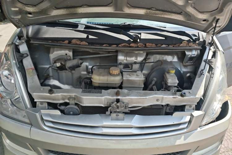 Used Wuling Rongguang S 2021 1.2L Base Model Window-Sealed 2-Seat LSI Car Engine Bay