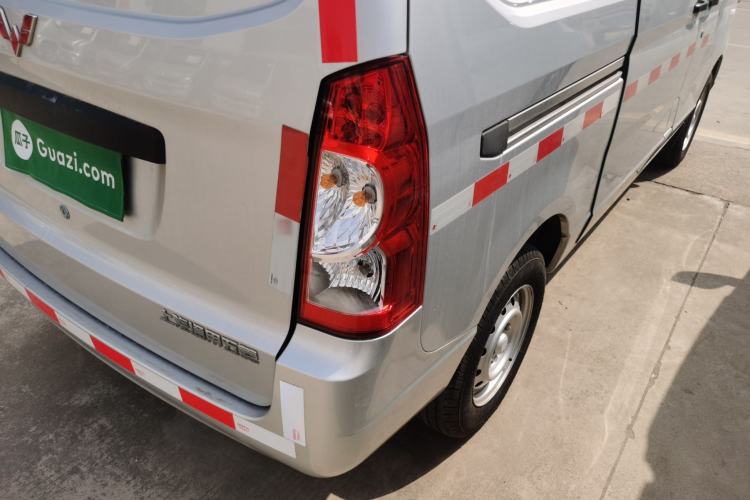 Used Wuling Rongguang S 2021 1.2L Base Model Window-Sealed 5-Seat LSI Car Exterior 3
