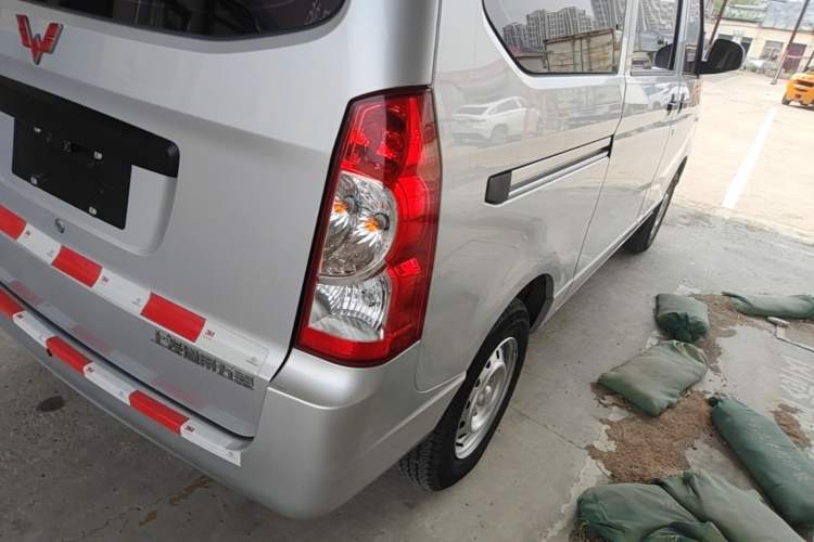 Used Wuling Rongguang S 2021 1.2L Base Model 7-Seater LSI Exterior 3