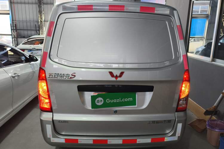 Used Wuling Rongguang S 2021 1.2L Standard Model Enclosed-Window Vehicle Power-Assist Version 2 Seats LSI Exterior 4