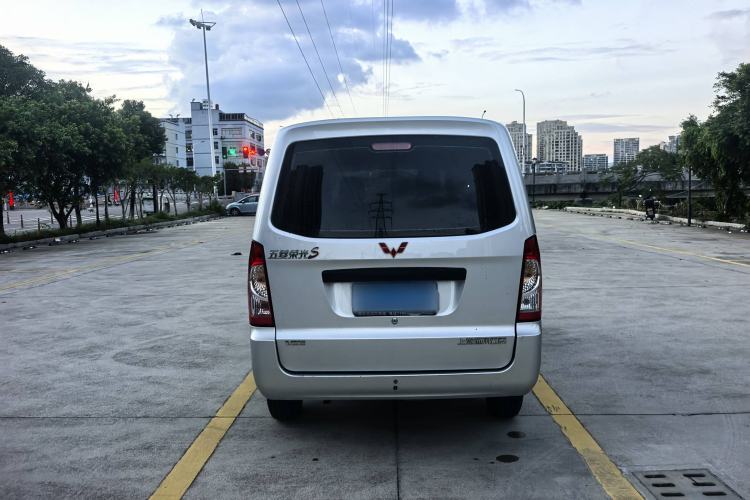 Used Wuling Rongguang S 2021 1.2L Base Model 5-Seater LSI Exterior 4