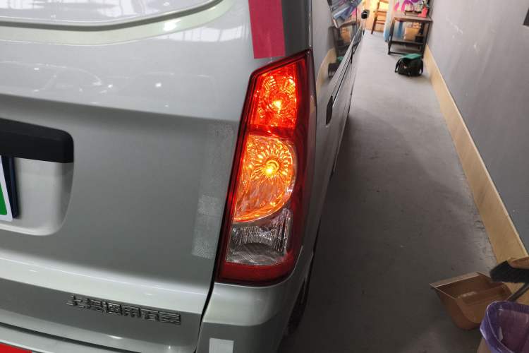 Used Wuling Rongguang S 2021 1.2L Standard Model Enclosed-Window Vehicle Power-Assist Version 2 Seats LSI Exterior 6