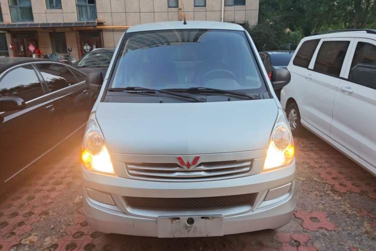 Used Wuling Rongguang S 2021 1.2L Base Model Window-Sealed 2-Seat LSI Car Front