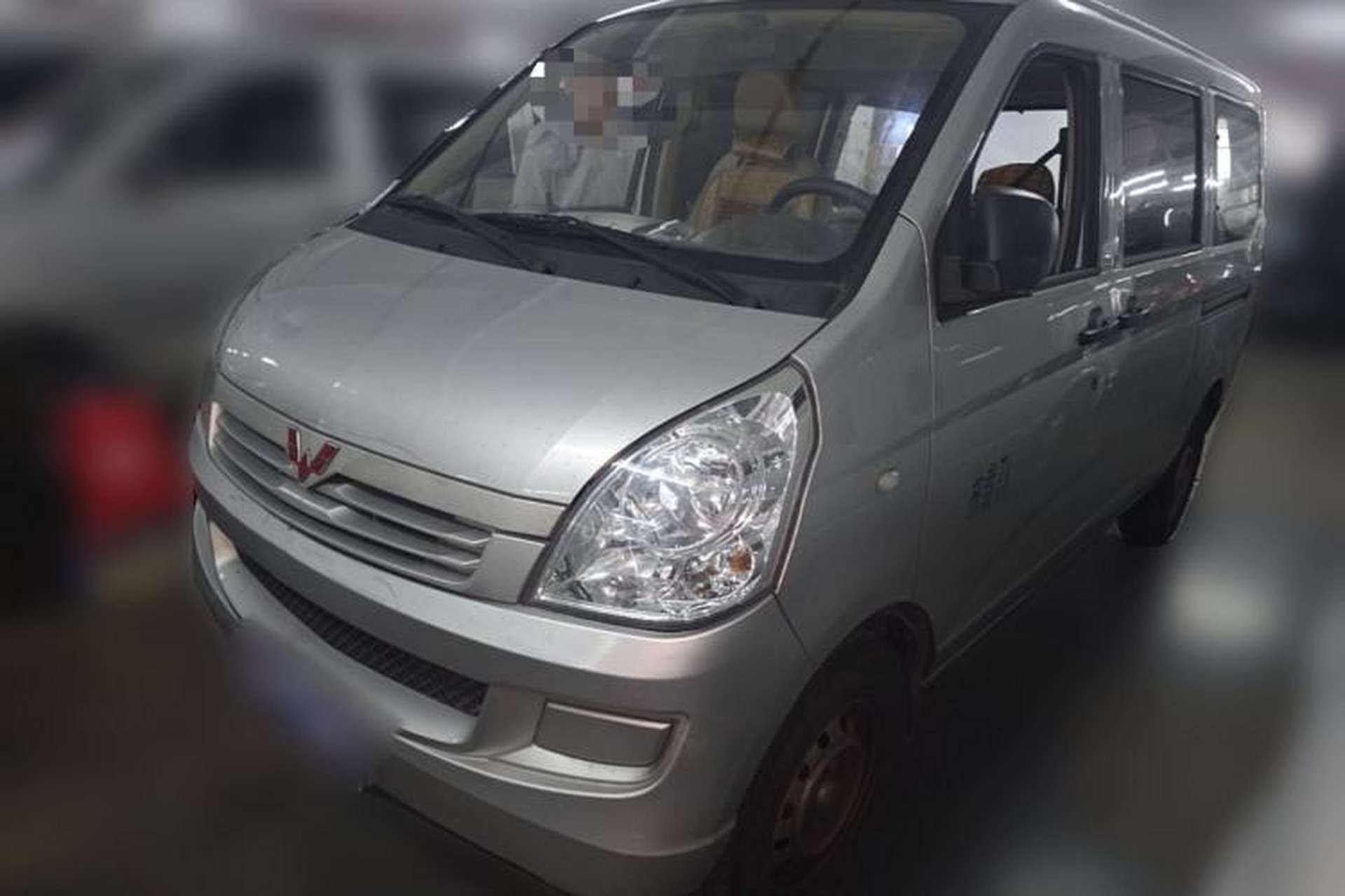 Used Wuling Rongguang S  Front Left 45 Deg