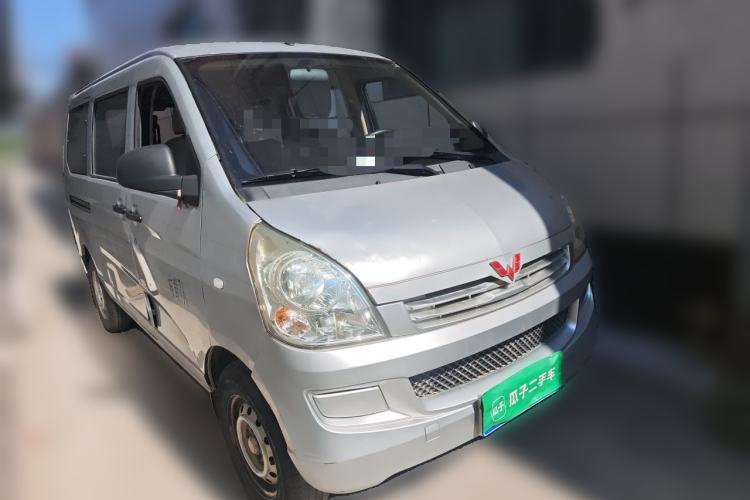Used Wuling Rongguang S 2021 1.2L Standard Model with Power Steering 7-Seater LSI Front Right 45 Deg