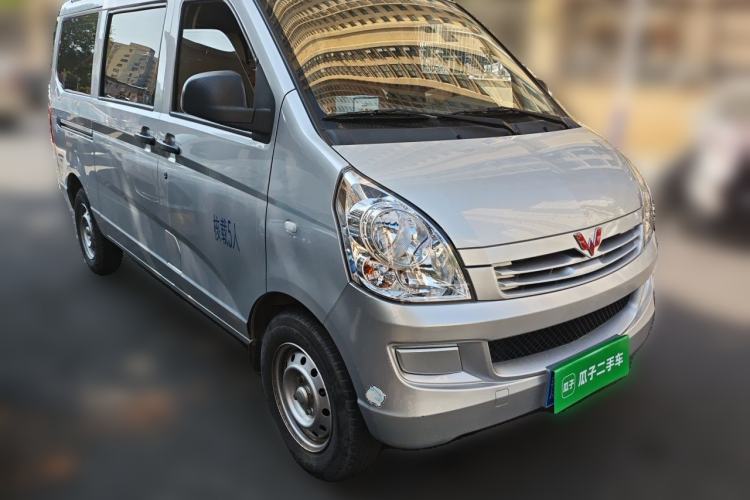 Used Wuling Rongguang S 2021 1.2L Base Model 5-Seater LSI Front Right 45 Deg